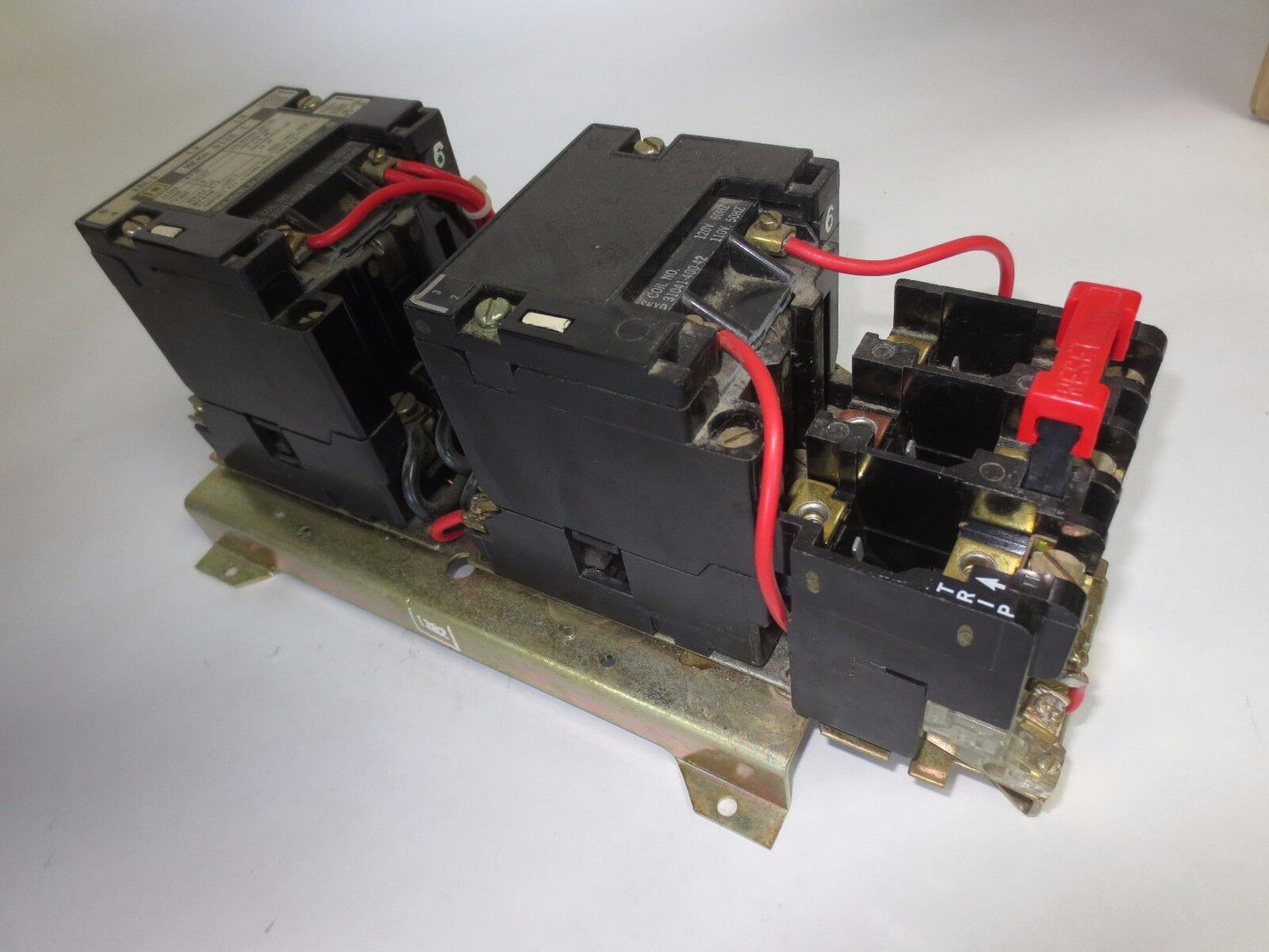 SQUARE D 8736 SCO7 SIZE 1 REVERSING STARTER - 110/120V COIL - 10HP - 27A