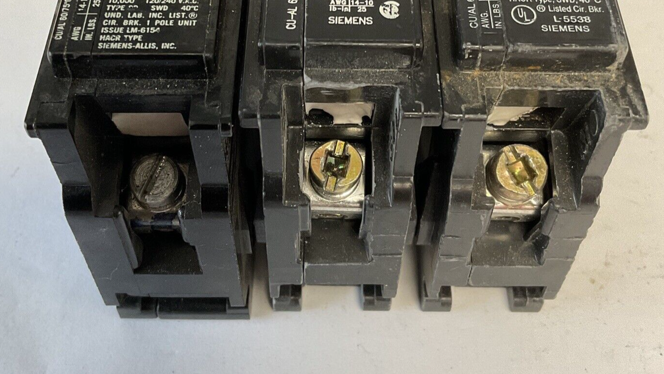 SIEMENS Q115 CIRCUIT BREAKER 120/240VAC 60HZ 15A 1POLE***LOTOF3***