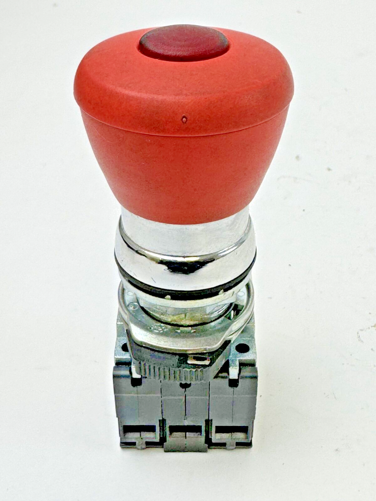 ALLEN-BRADLEY - 800F-N3W SER. B - RED PUSH BUTTON W/ 800F-X01 SER. A (X2)