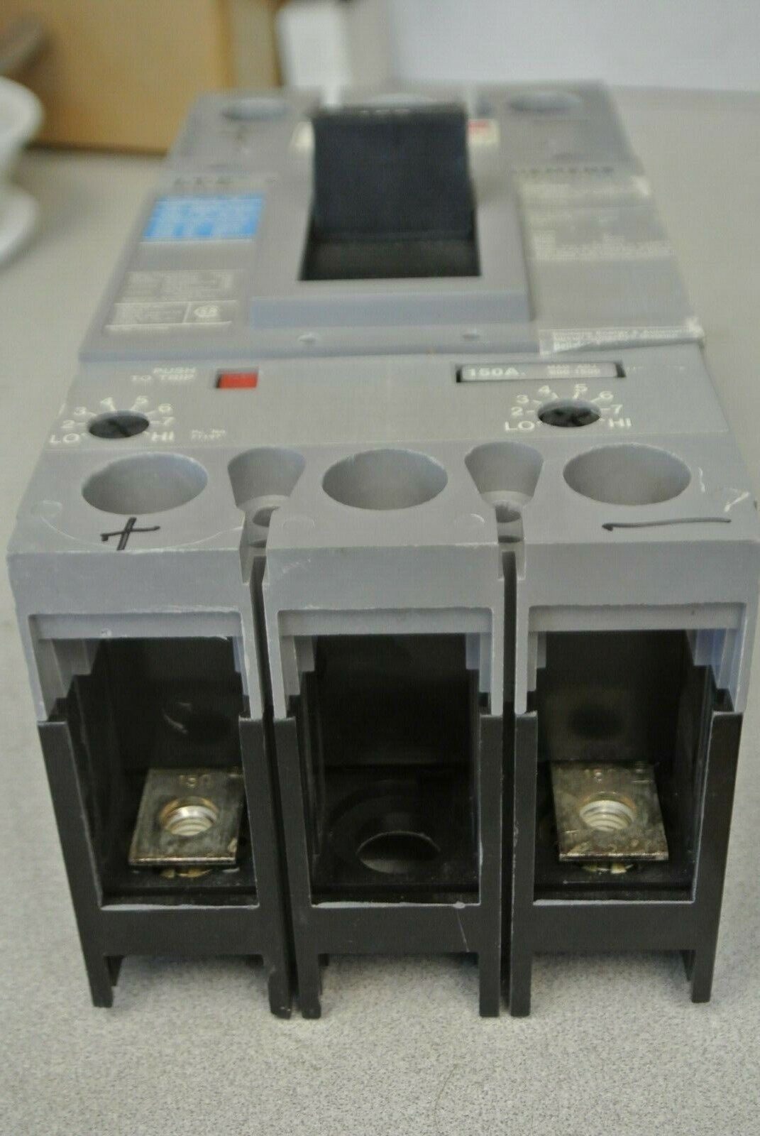 I-T-E / SIEMENS FXD62B150 SENTRON CIRCUIT BREAKER / 2-POLE / 150A TRIP / 600VAC