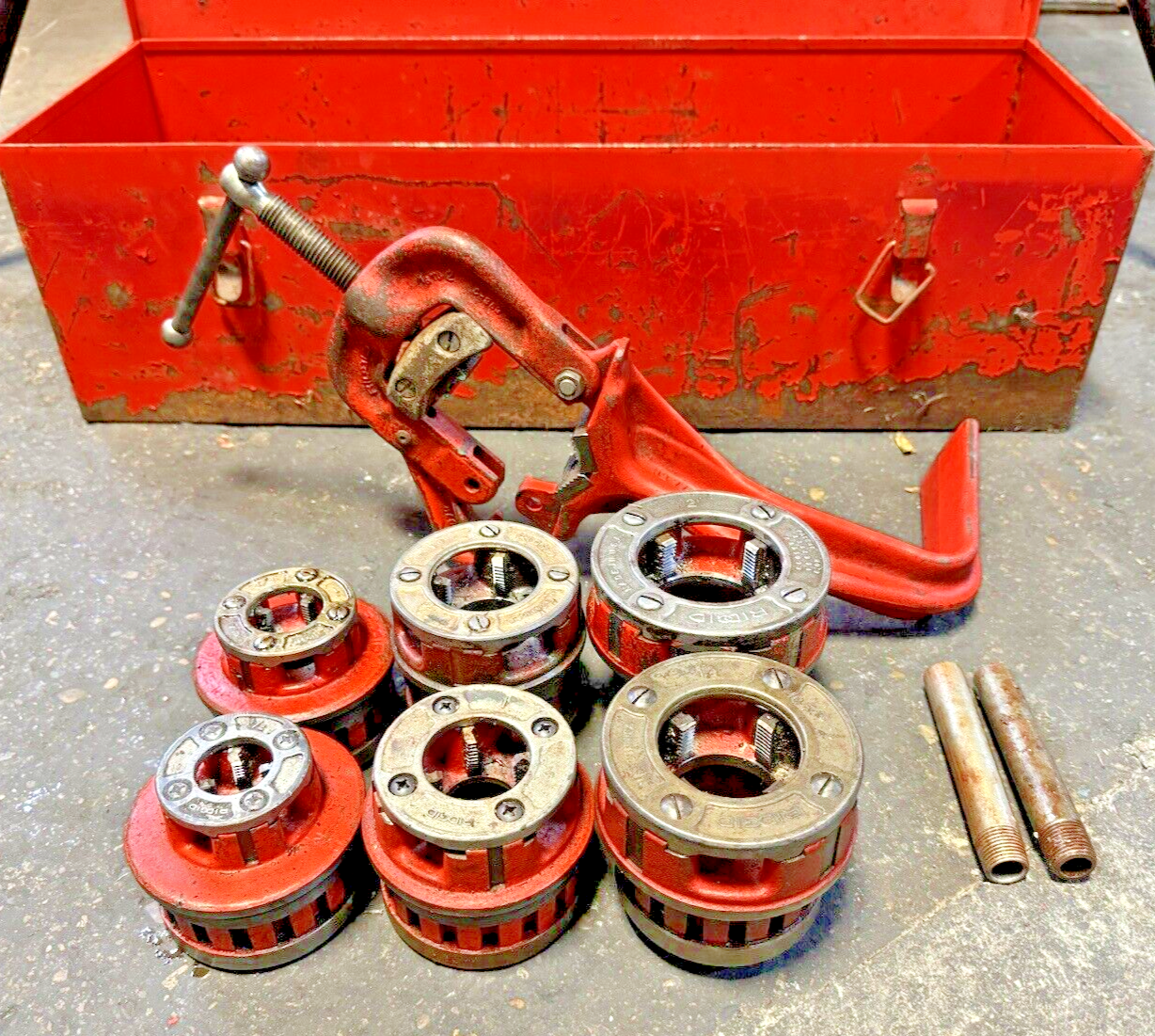 RIDGID - 700-12 - POWER DRIVE PIPE THREADER W/ STAND/BUCKET/DIE HEADS +SEE BELOW