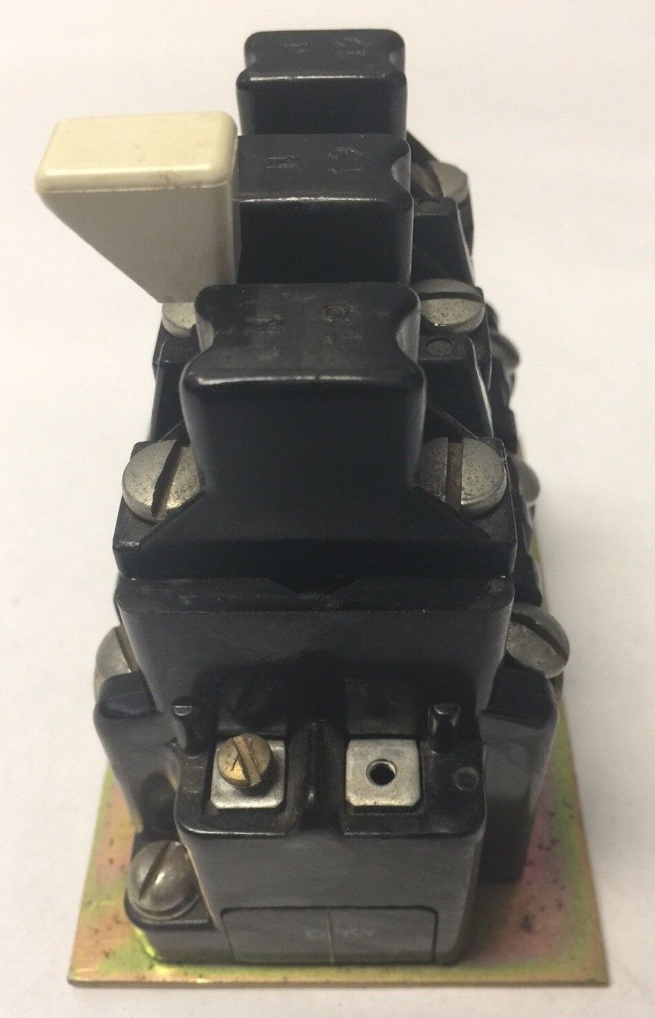 ALLEN BRADELY 815-B0V16 OVERLOAD RELAY SER K 600VAC