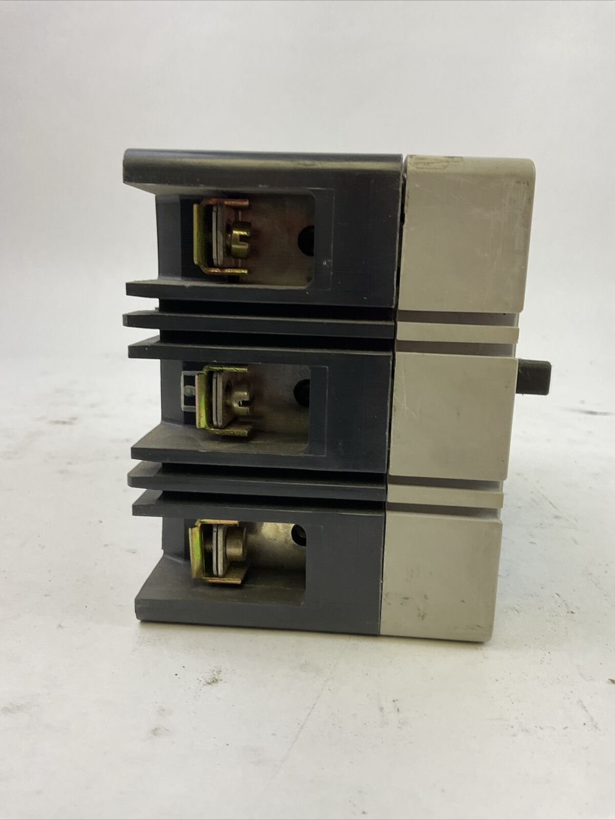 WESTINGHOUSE EHD3015 INDUSTRIAL CIRCUIT BREAKER 480VAC 250VAC 15AMP 3POLE SER C