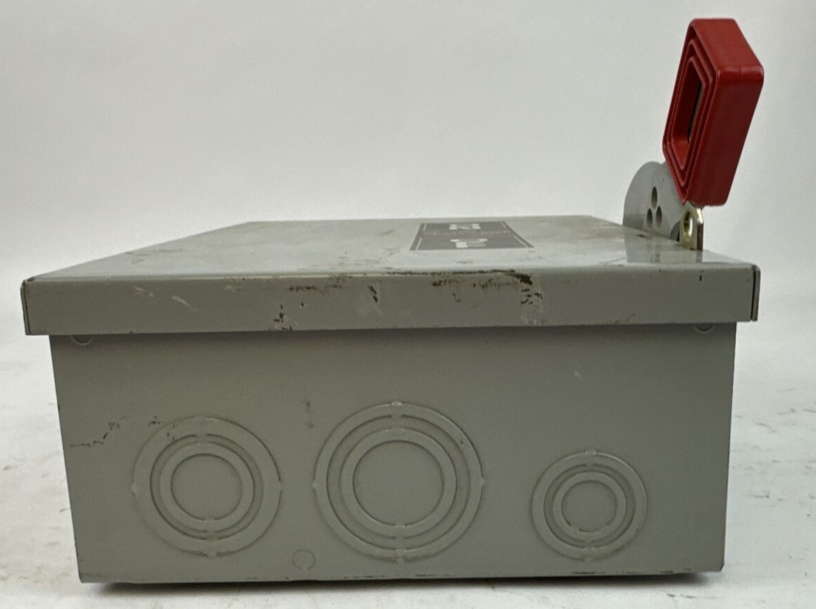 GE THN3361 MODEL 10 SAFETY SWITCH 30A 600VAC 3PH 30HP 250VDC 5HP NON-FUSIBLE