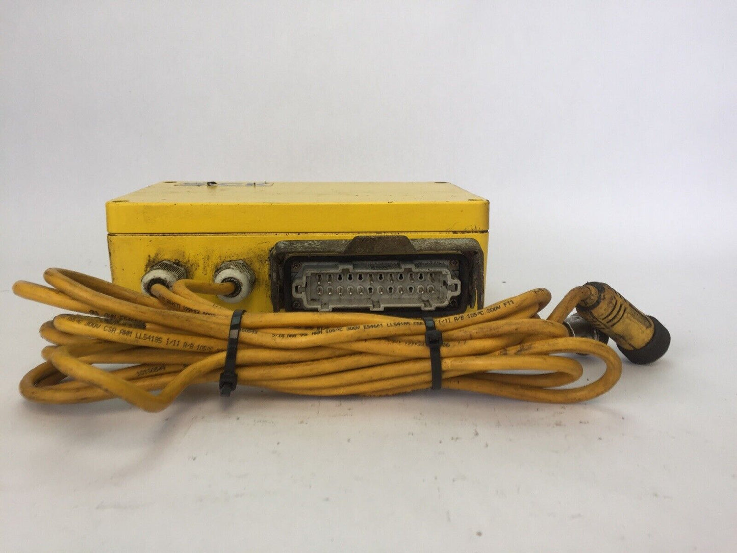 SICK LCU-V343 SENSOR SAFETY CONTROL 6011743 115/230VAC+10/-15% 70VA TYPE 4
