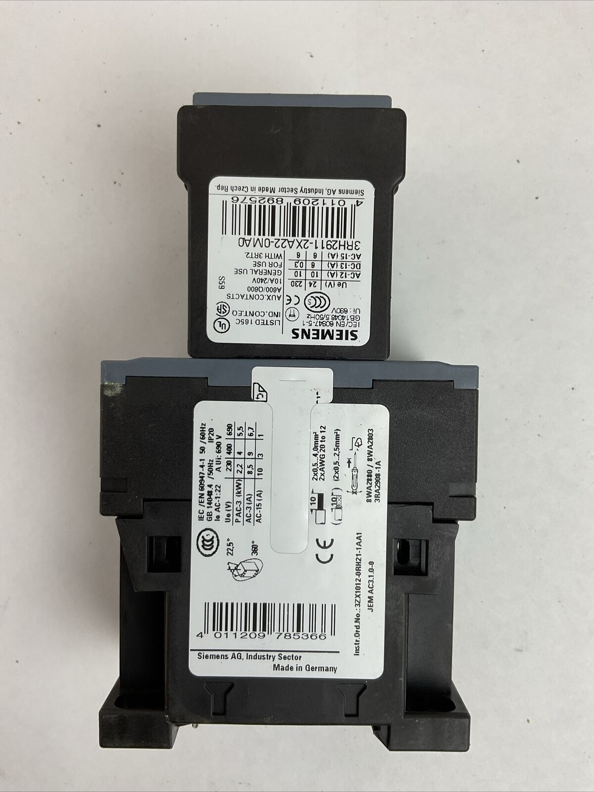 SIEMENS 3RT2016-2BB41 600VAC 20A 3PH 7.5HP COIL 24VDC 3RH2911-2XA22-0MA0