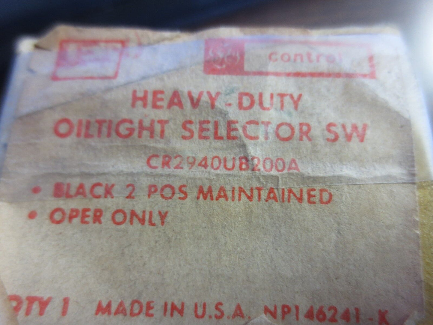 GENERAL ELECTRIC CR2940UB200A HEAVY-DUTY OILTIGHT SELECTOR SWITCH - NEW SURPLUS