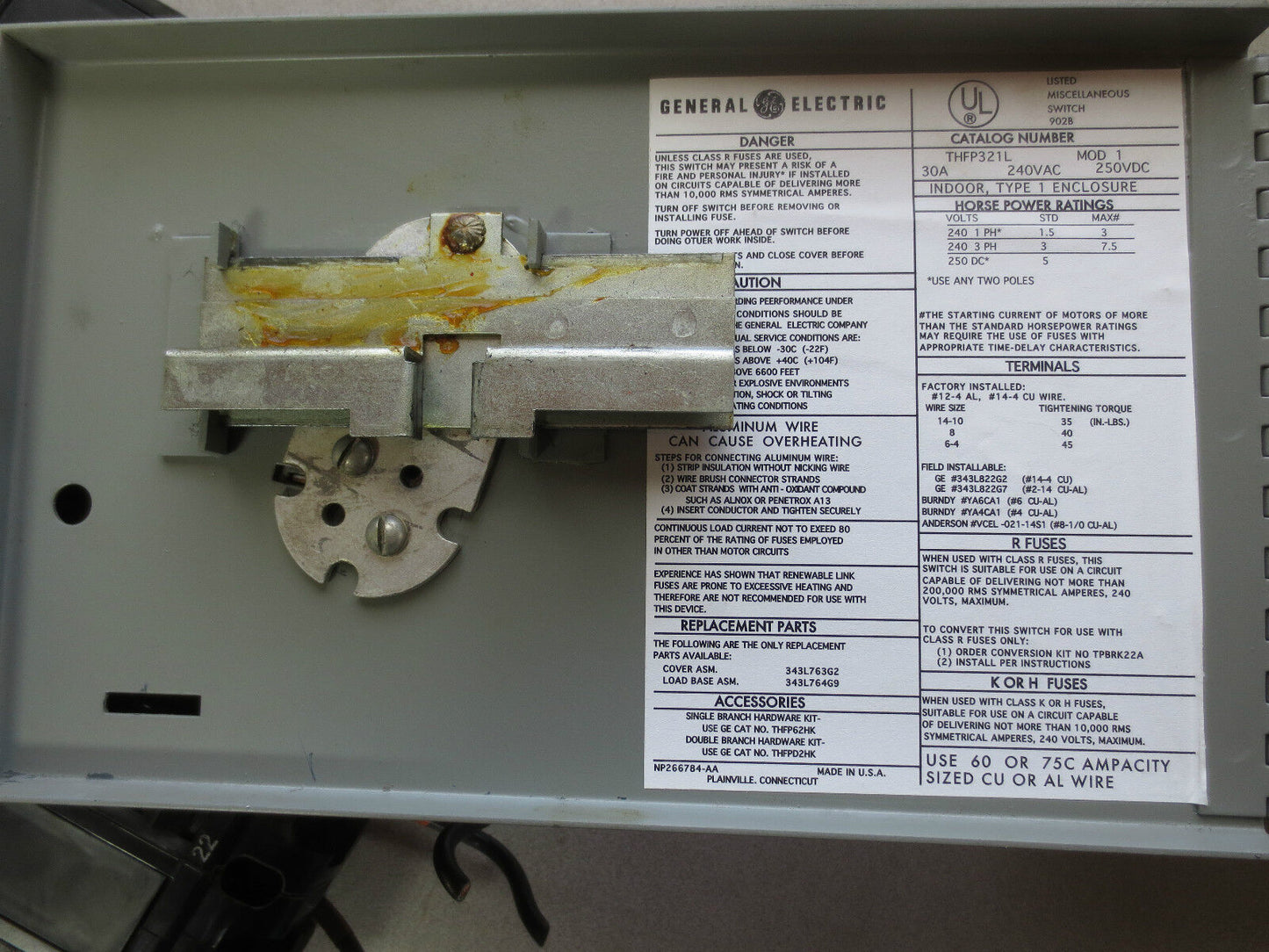 GENERAL ELECTRIC THFP321L PANELBOARD SWITCH 30A, 240VAC, 7.5HP - NEW SURPLUS