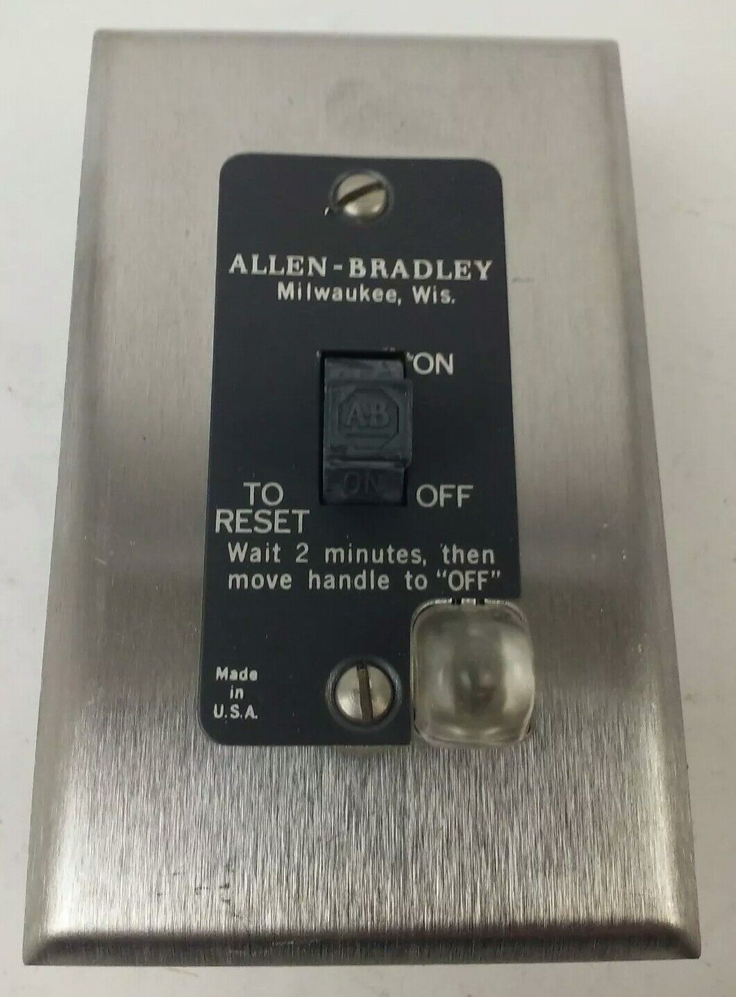 ALLEN BRADELY 600-TQX109 SER.A, MANUAL STARTER SWITCH 2P, TYPE TOGGLE, NEMA 1B