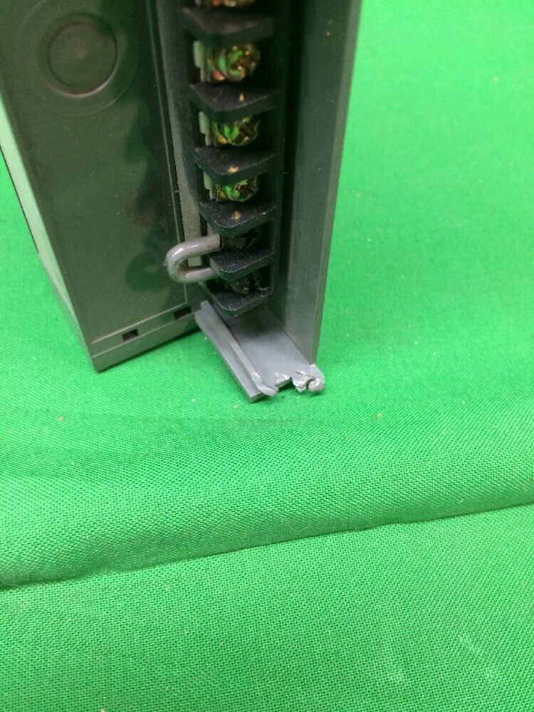 ALLEN-BRADLEY 1746-IV8 INPUT MODULE