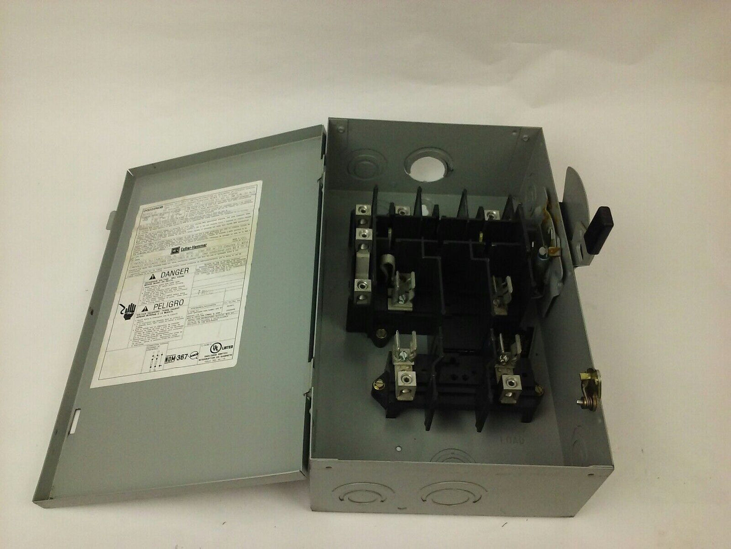 CUTLER HAMMER DG222NGB, SER.B, G.D. SAFETY SWITCH, 60A, 240V, 60HZ, FUSIBLE,USED
