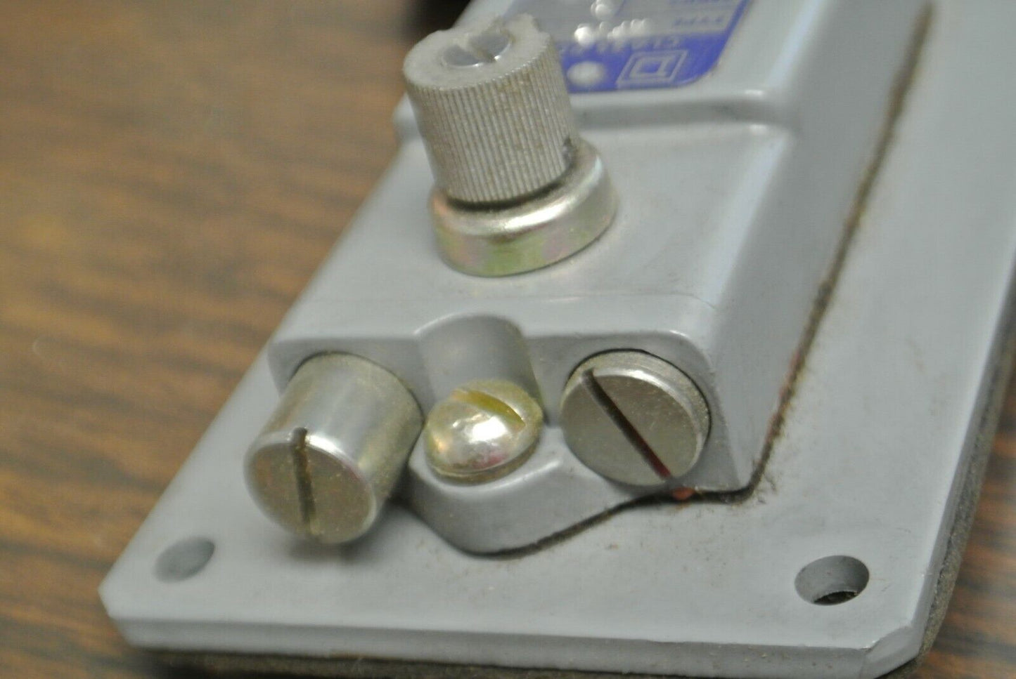 SQUARE D 9007 AF-12 Ser. C LIMIT SWITCH 600VAC/DC / 1 N.O. / 1 N.C. NEW SURPLUS