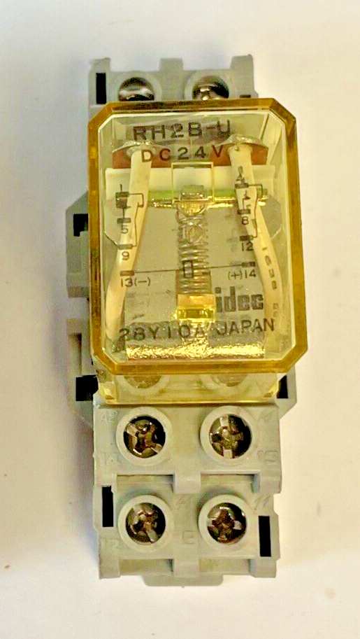 IDEC SH2B-05C RELAY SOCKET / RH2B-U RELAY 24VDC ***LOTOF2***