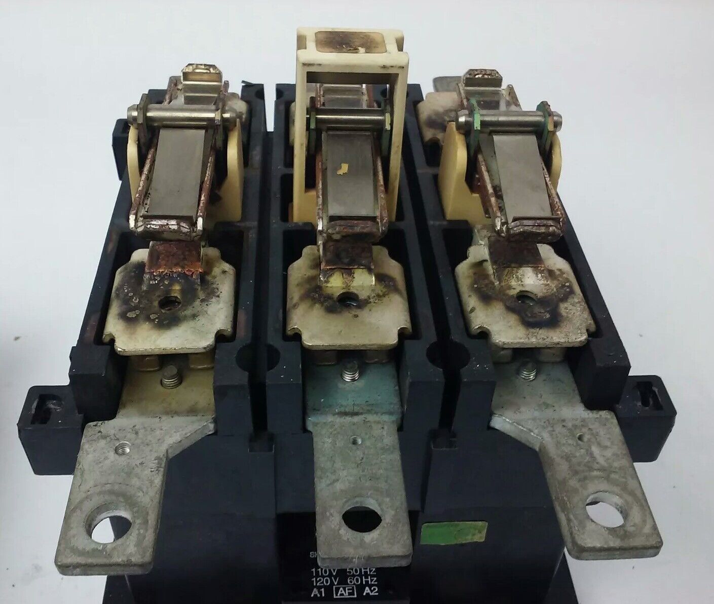 SIEMENS CDN0550CL, CONTACTOR, 600VAC, 3PH, FLA 600A, LRA 4010A, NEMA A600, NEW