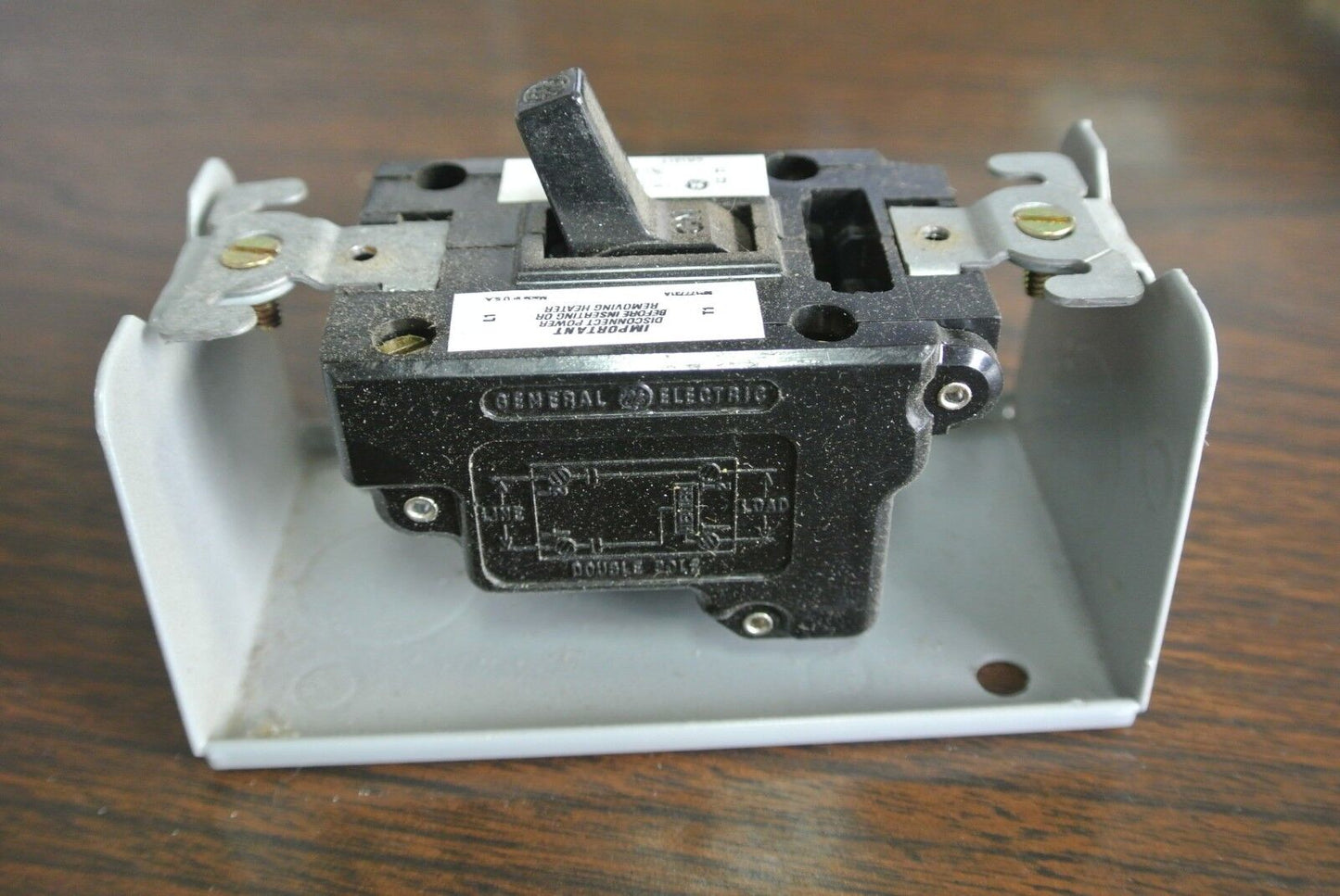 GE CR101Y1 - MANUAL MOTOR STARTER, SINGLE SPEED - 1HP, 115/230VAC NEW SURPLUS