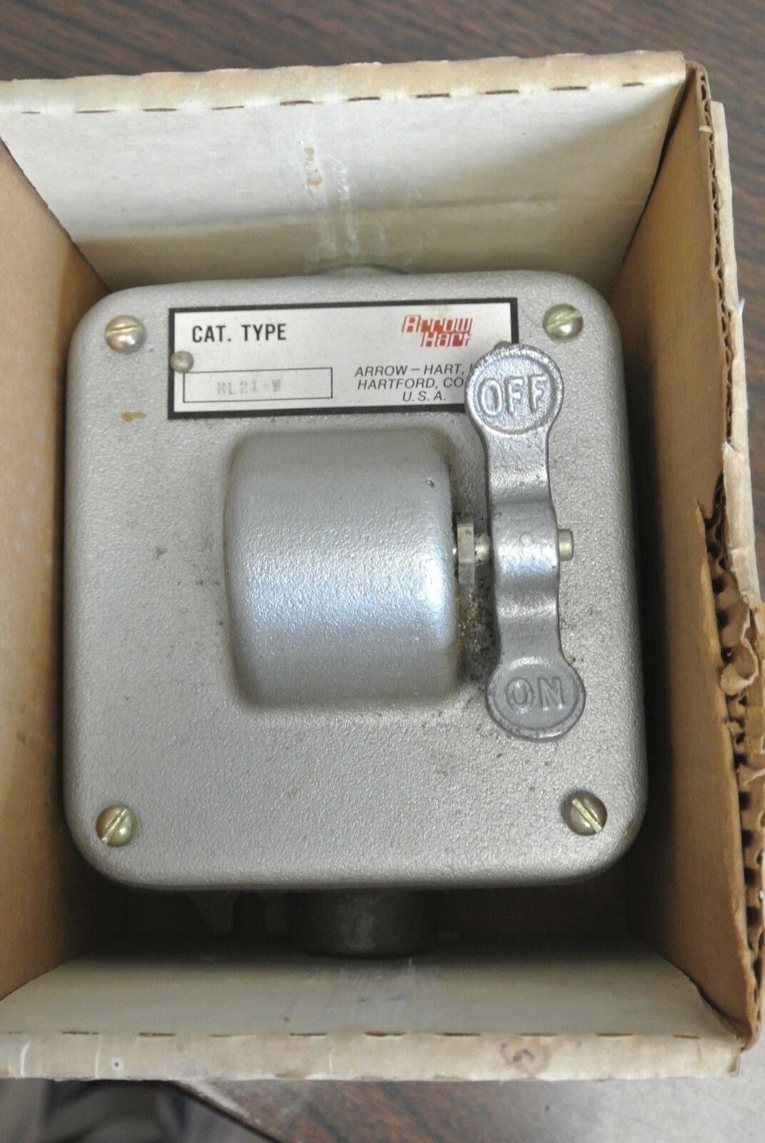 ARROW HART RL-21-W MANUAL STARTER, TOGGLE OPERATED - NEMA 4 WATER-TIGHT 115/230V