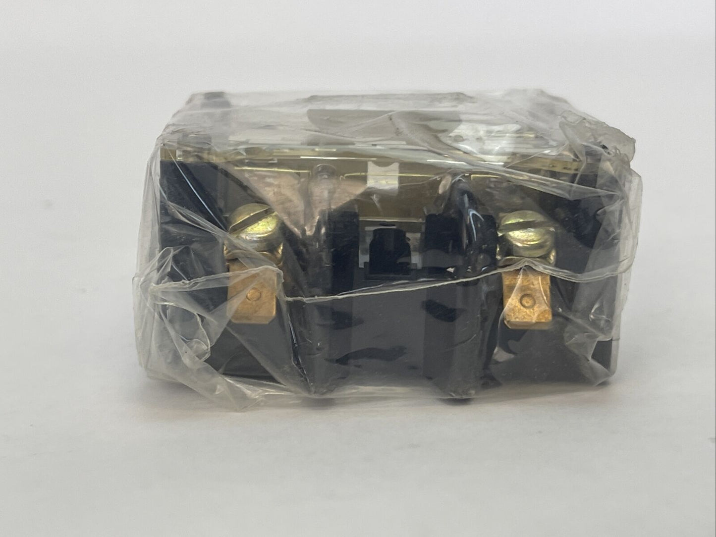 FURNAS 46ZBE20 CONTACT BLOCK 600VAC 10AMP PILOT DUTY 2N.O.