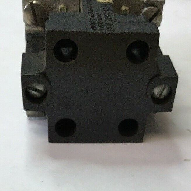 CUTLER HAMMER 10250H421A12 SELECTOR SWITCH 600V 2POS OILTIGHT