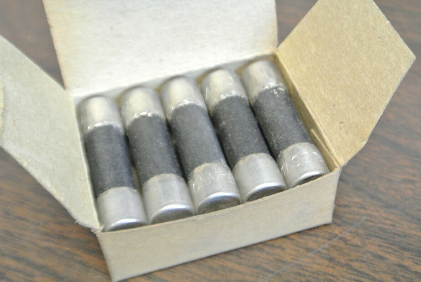 BOX of 10 / BUSS BAN-10 MIDGET FUSE / 10A / 250V / NEW SURPLUS / BAN10