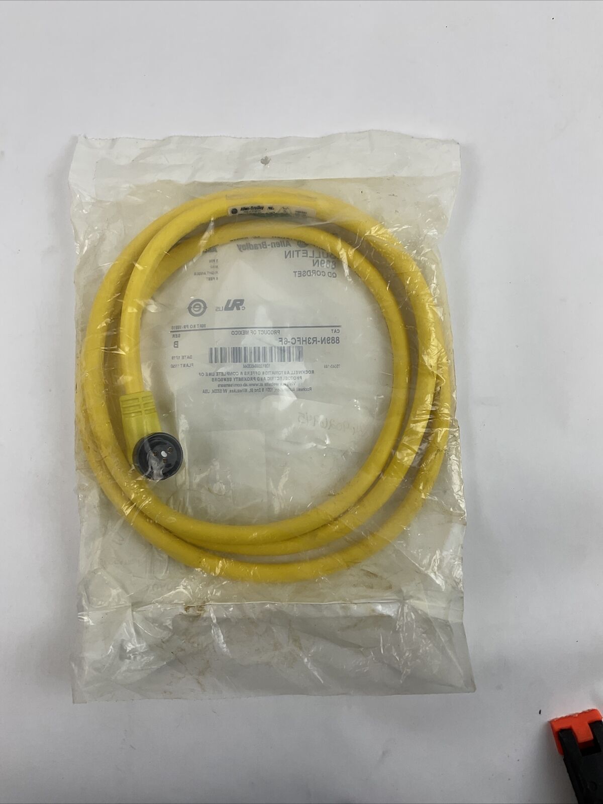 ALLEN BRADLEY 889N-R3HFC-6F QD CORDSET 3PIN 6FT. MINI RIGHT ANGLE SER.B