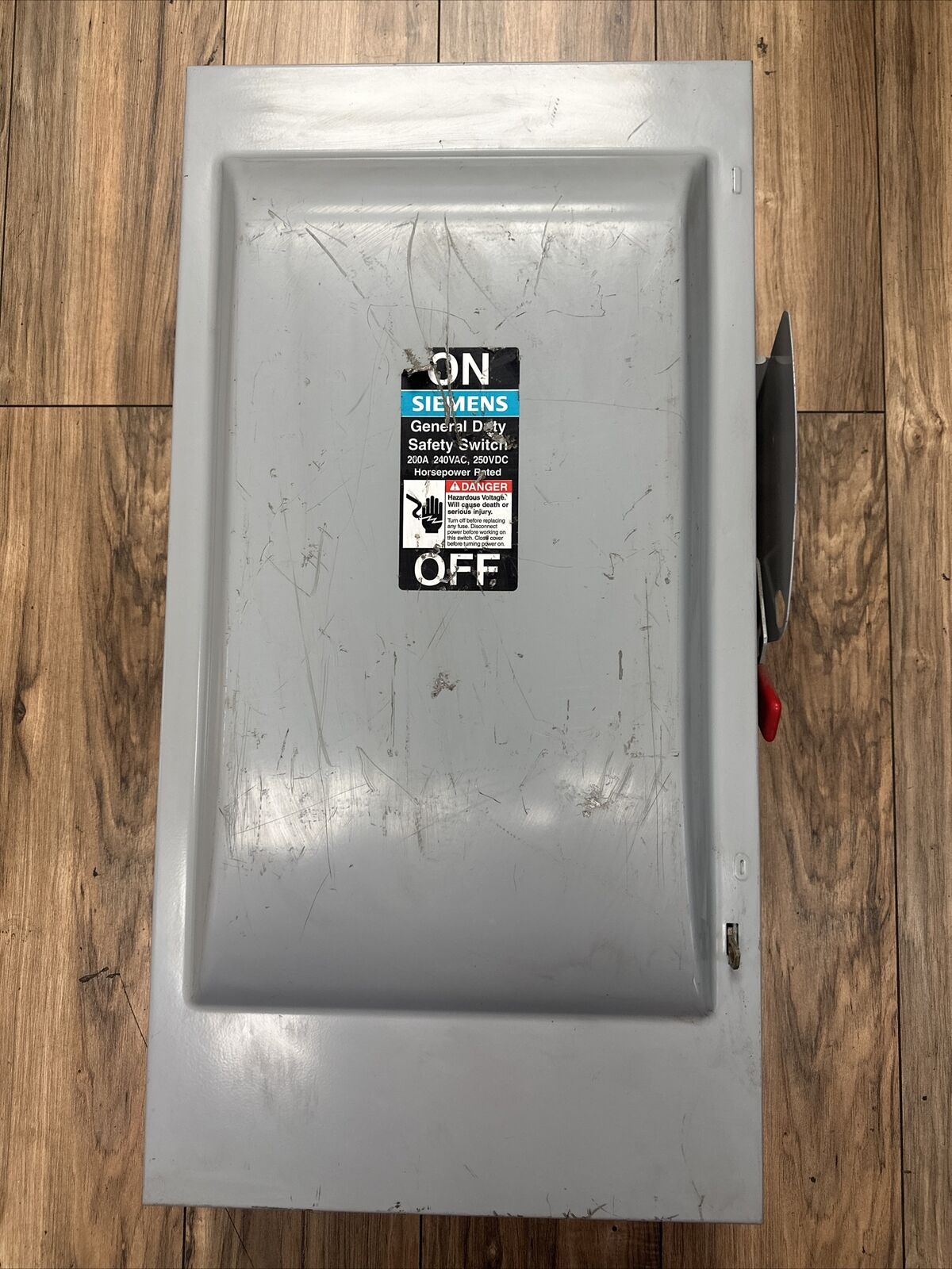 SIEMENS GF224N TYPE VB II 200A 240VAC 3PH 60HP 240VDC 40HP TYPE 1 FUSIBLE