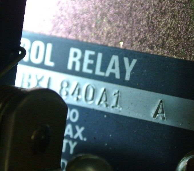ALLEN-BRADLEY 700-BXL840A1 - AC RELAY TYPE BXL - 110/120V, 8-POLE - NEW SURPLUS