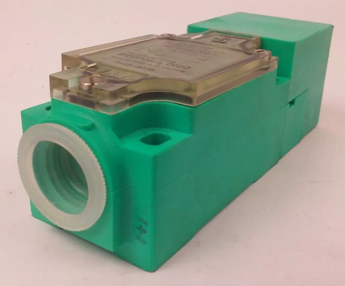 R.B.DENISON NJ15+B+VWS PROXIMITY LIMIT SWITCH, 80-250VAC/400mA, F=45-60HZ, NJ15B