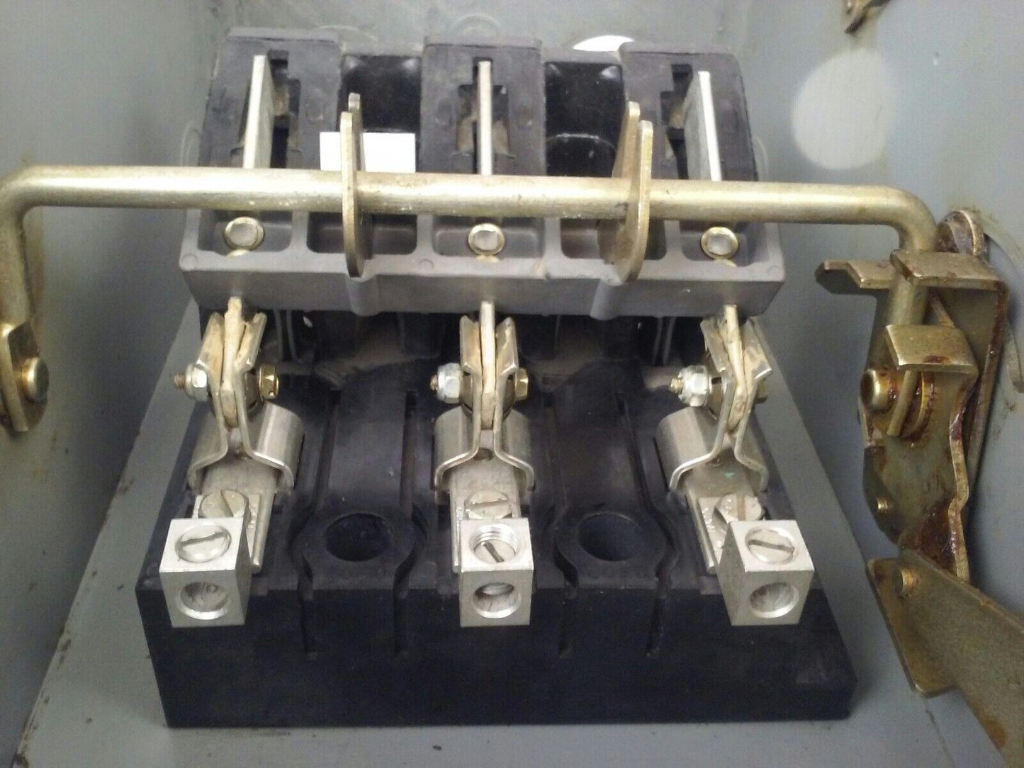 WESTINGHOUSE HFN323 NON FUSIBLE SAFETY SWITCH 100A 240V 3PH 30HP TYPE 1 INDOOR