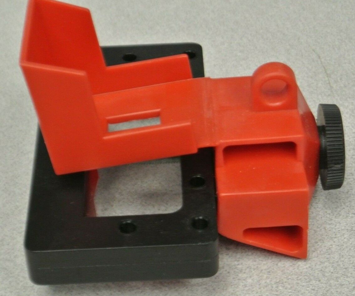BRADY 65321 NO-HOLE OVERSIZED CIRCUIT BREAKER LOCK-OUT / NEW SURPLUS 3TM25 EACH