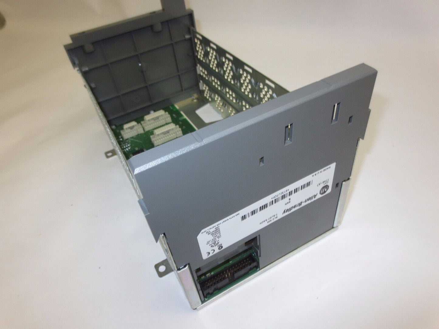 ALLEN-BRADLEY 1746-A7 RACK for SLC500 Ser. B - 7-SLOT RACK with (2) SLOT FILLERS