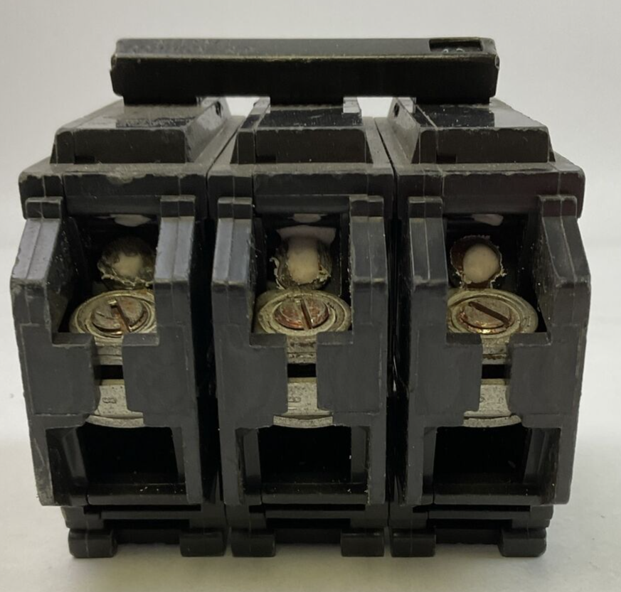 GE THHQB32040 CIRCUIT BREAKER 3POLE 40AMP 240VAC