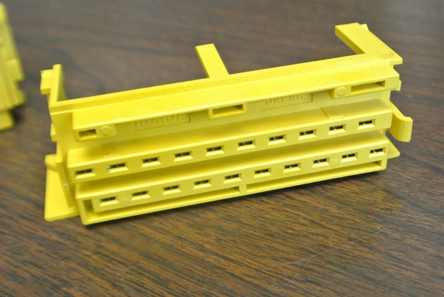 LOT of 2 / HONDA TERMINAL BLOCK MDL930 (?) / YELLOW / 20-TERMINALS