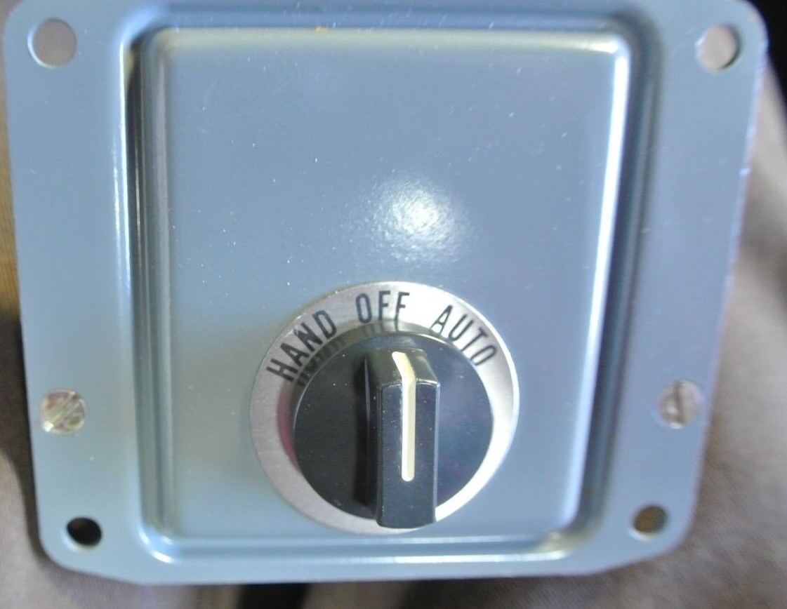 ALLEN-BRADLEY 1481-N13A - SELECTOR SWITCH KIT - "HAND-OFF-AUTO" - NEW SURPLUS
