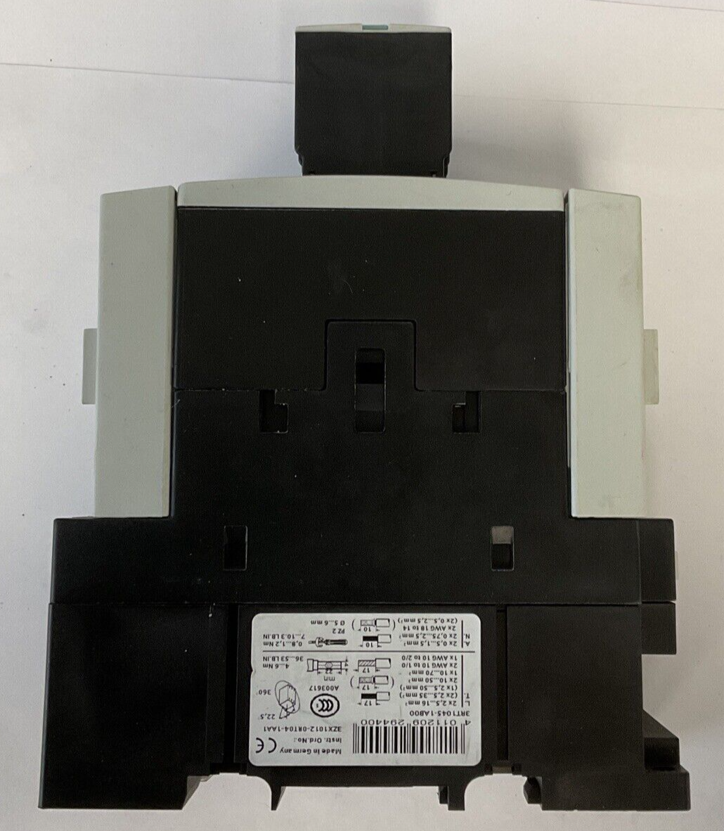 SIEMENS 3RT1045-1AB00 CONTACTOR 600V 24VDC 50HZ W/ 3RH1921-1HA22
