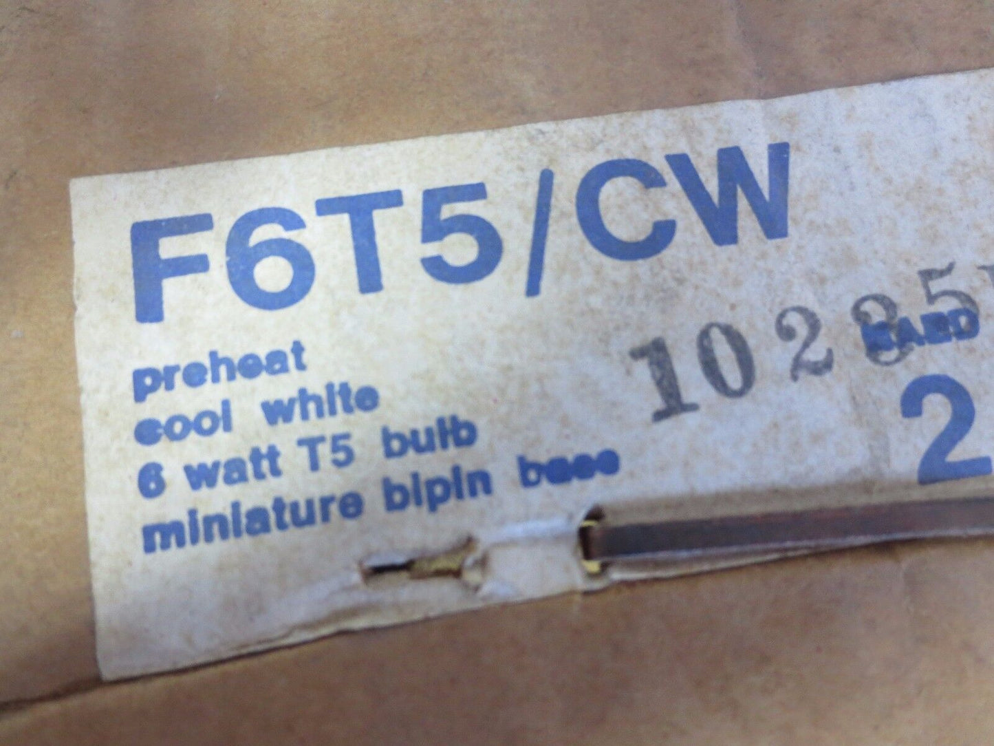 GE F6T5/CW COOL WHITE 6W T5 BULB - NEW SURPLUS OLD SHELF STOCK - LOT of 23