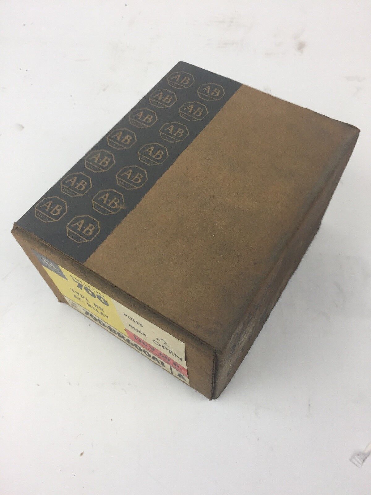 ALLEN BRADLEY 700-BR600A1 AC RELAY TYPR BR 6 POLE 120V 60HZ 110V 50HZ SERIES A