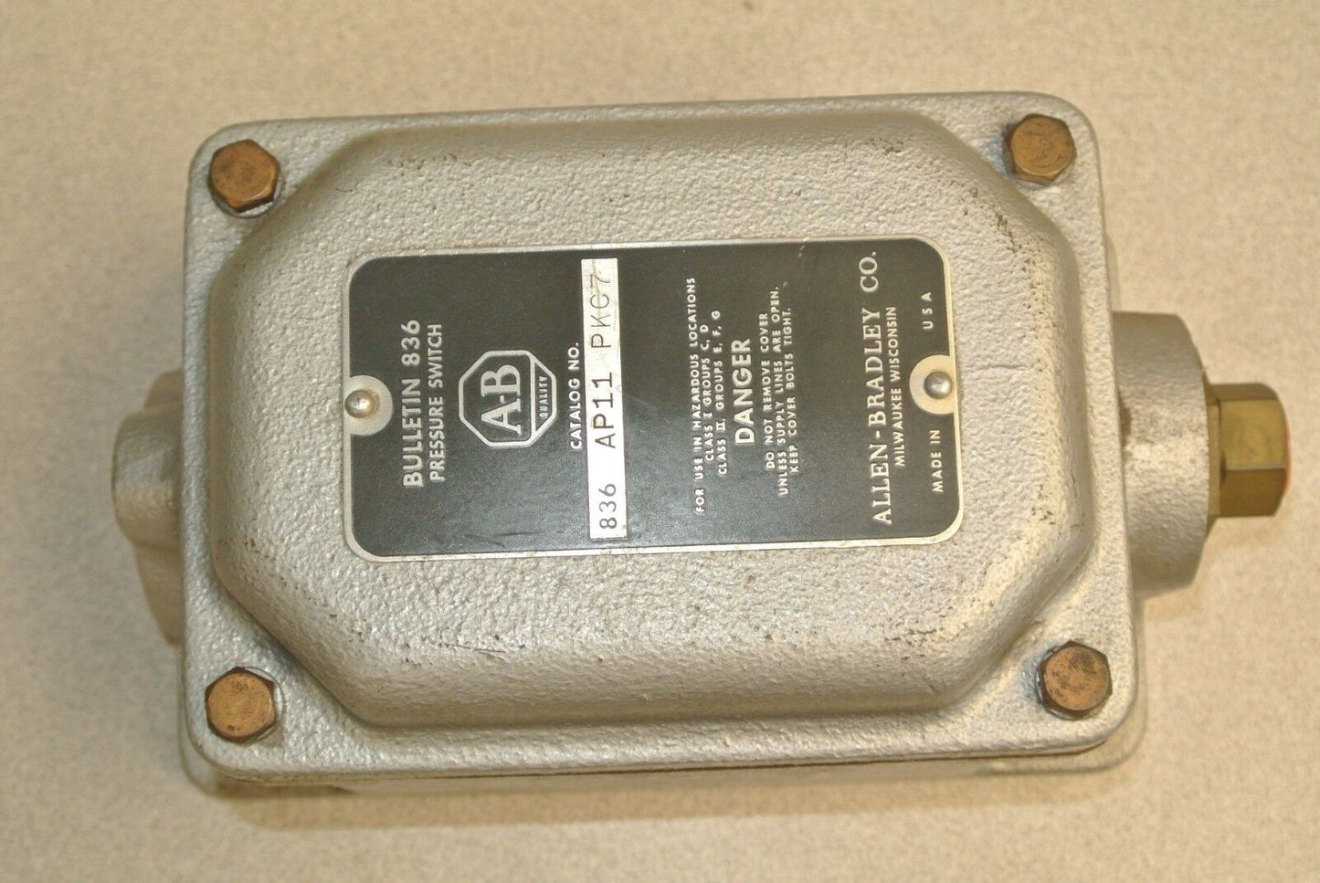 ALLEN-BRADLEY 836 AP11 PKC7 PRESSURE SWITCH - NEW SURPLUS
