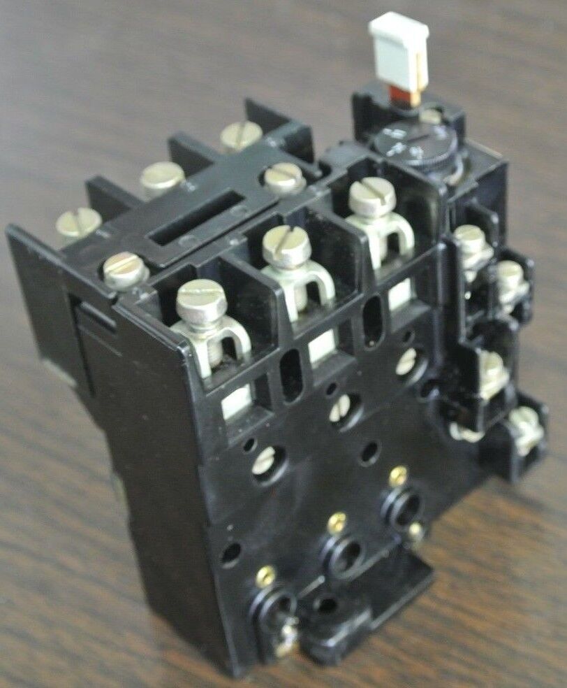 SIEMENS 3UA4200-8AH - OVERCURRENT RELAY 11-16A - 500-600V - NEW SURPLUS - 660VAC