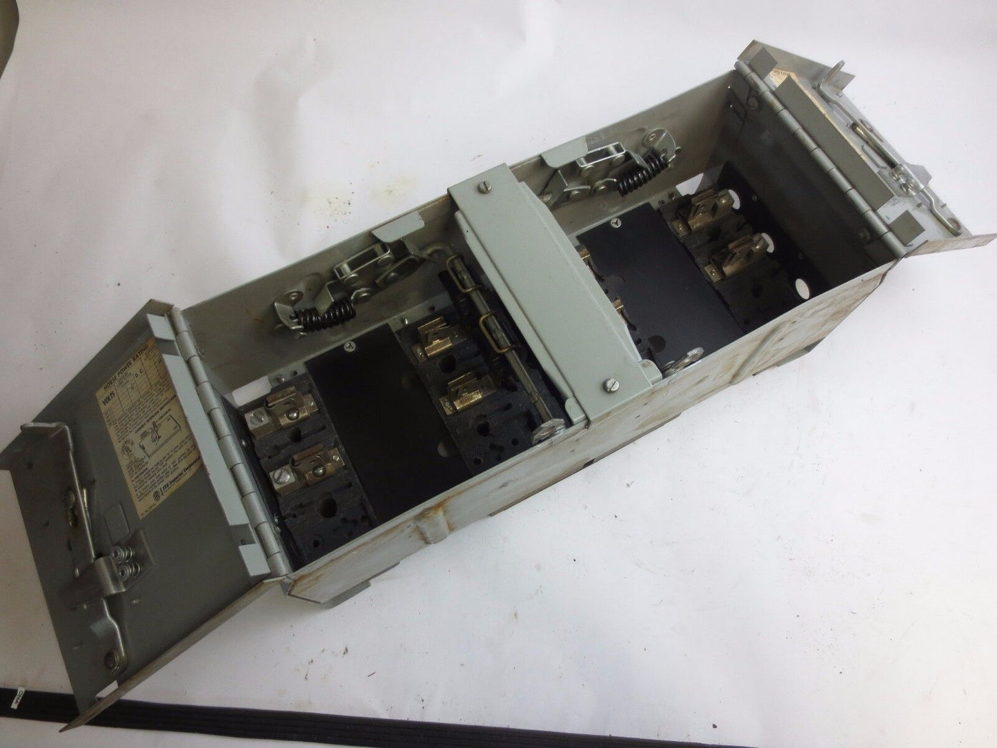 I-T-E V7E2233LM TWIN PANEL SWITCH 250VAC, 100A, 2-POLE - 7.5HP @240V, 15 HP MAX