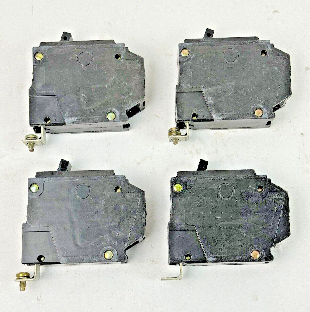 GE *LOT OF 4* - THQB1130 - BOLT-ON CIRCUIT BREAKERS - 1 POLE/240VAC/30A-SEE DESC
