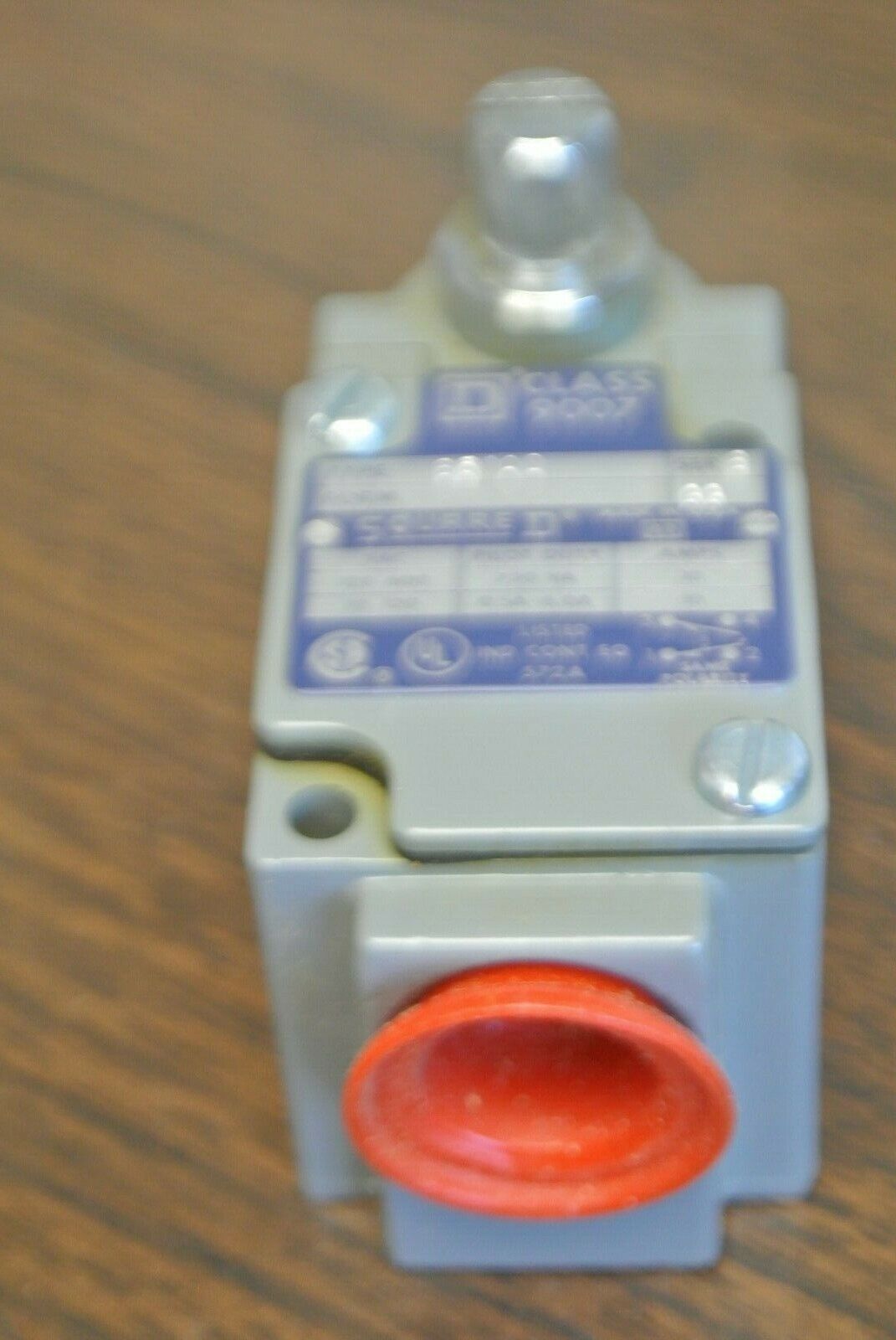 SQUARE D 9007 B51A2, Ser. B HEAVY DUTY LIMIT SWITCH / NEW SURPLUS