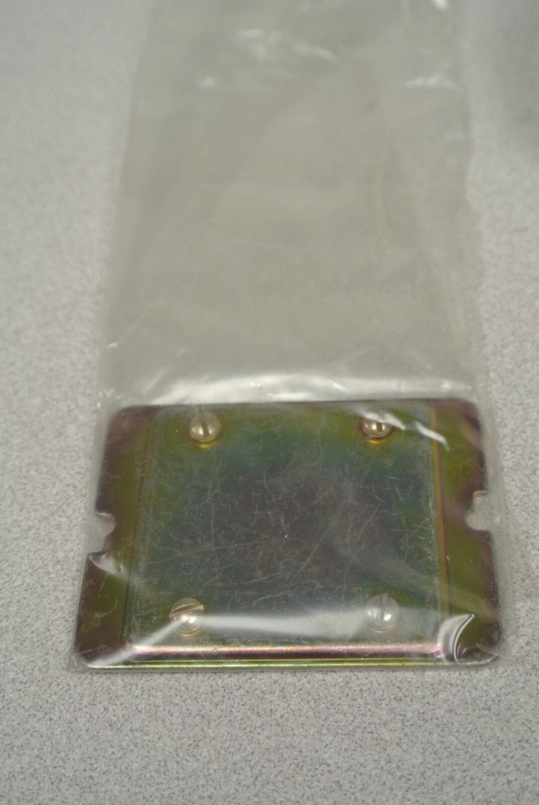 ALLEN-BRADLEY 1691-B1 CONTACT PROTECTOR MOUNTING PLATE / NEW SURPLUS