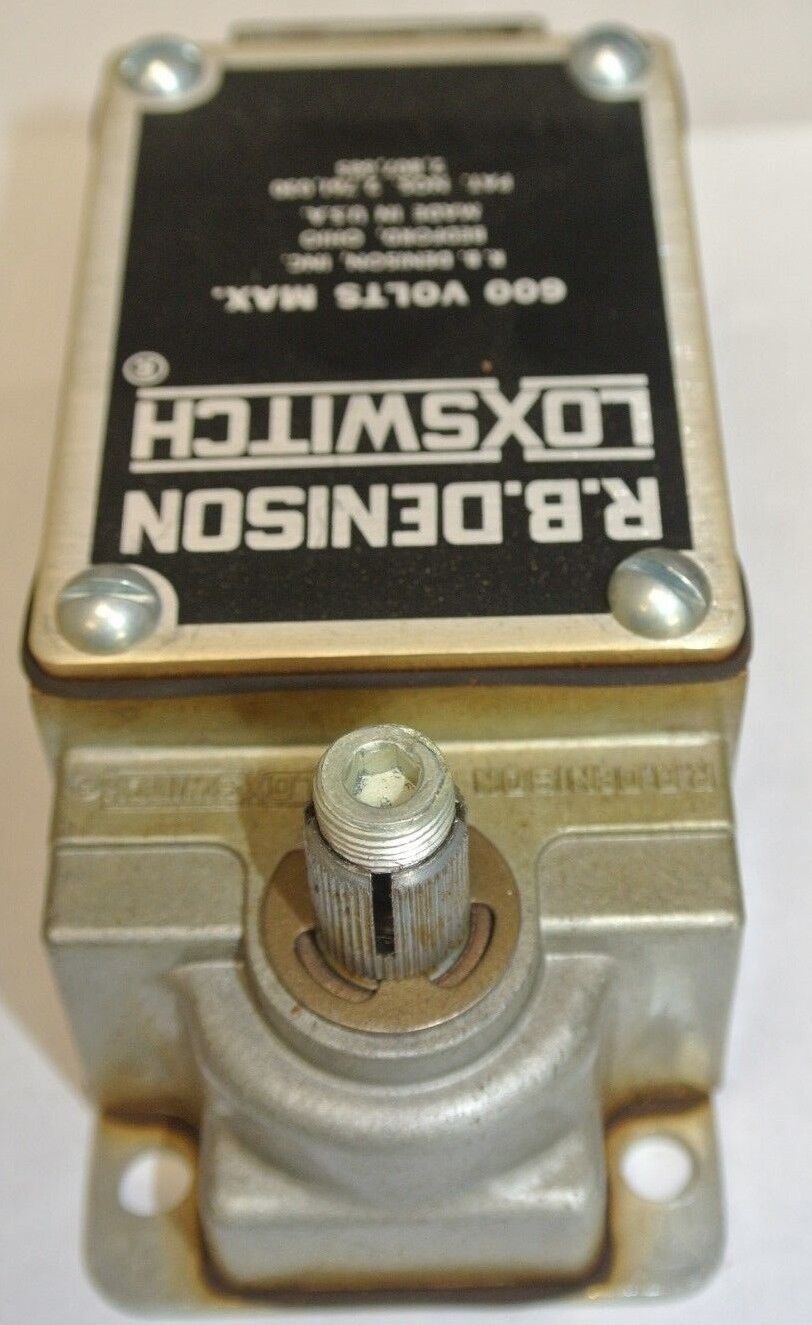 R.B. DENISON L100WDR-2M LIMIT SWITCH 600V MAX NEW SURPLUS GOULD / TELEMECANIQUE