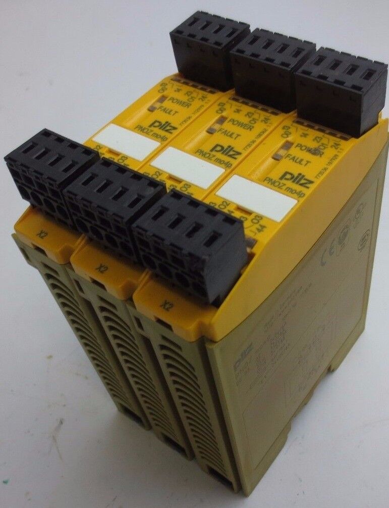 PILZ PNOZ mo4p 773536 SAFETY RELAY OUTPUT MODULE 240VAC, 6A / 24V, 6A LOT of 3