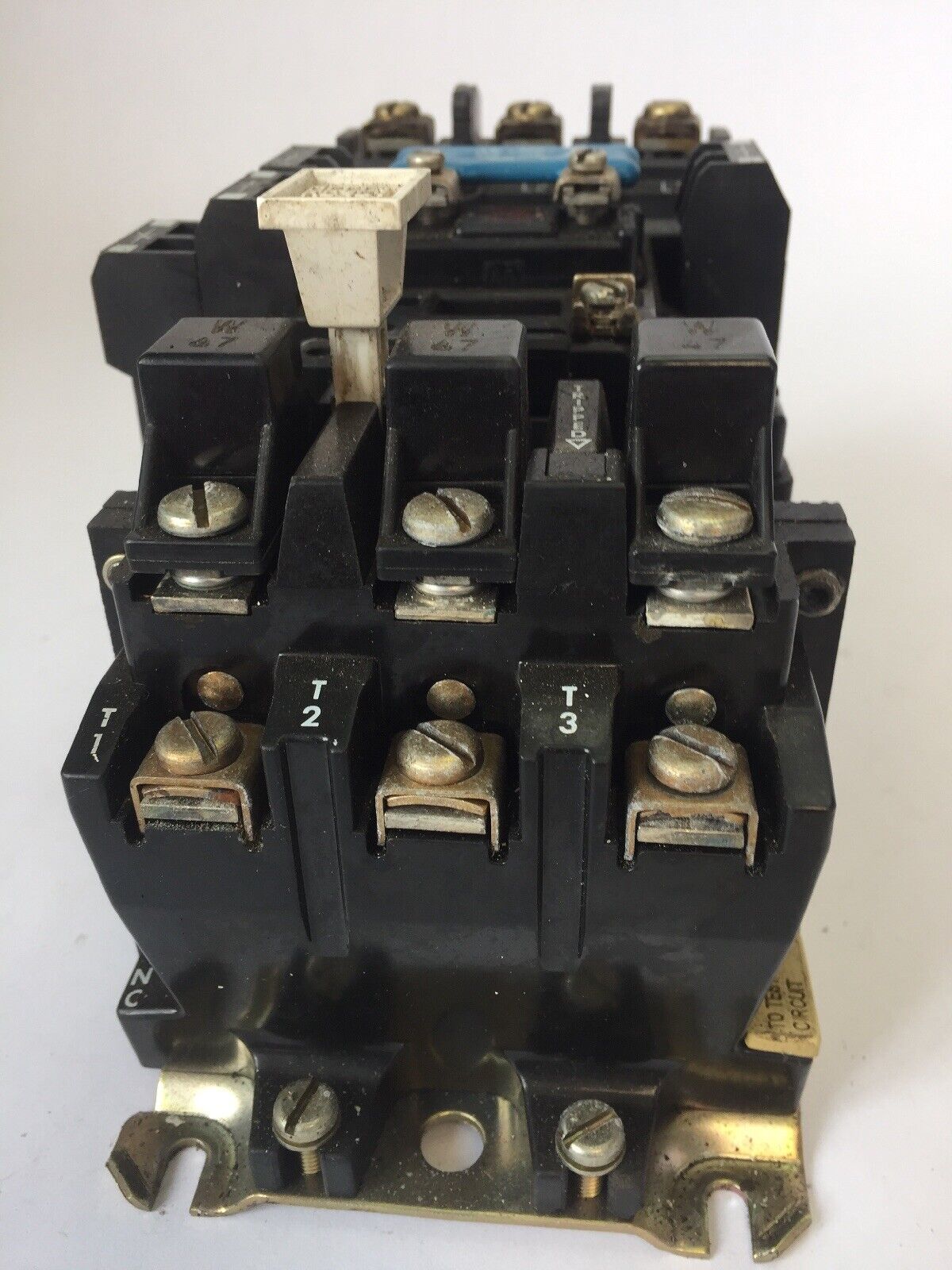 ALLEN BRADLEY 509-B0D SIZE 1 STARTER 600VAC 27AMP 10HP W47 HEATERS 120V COIL