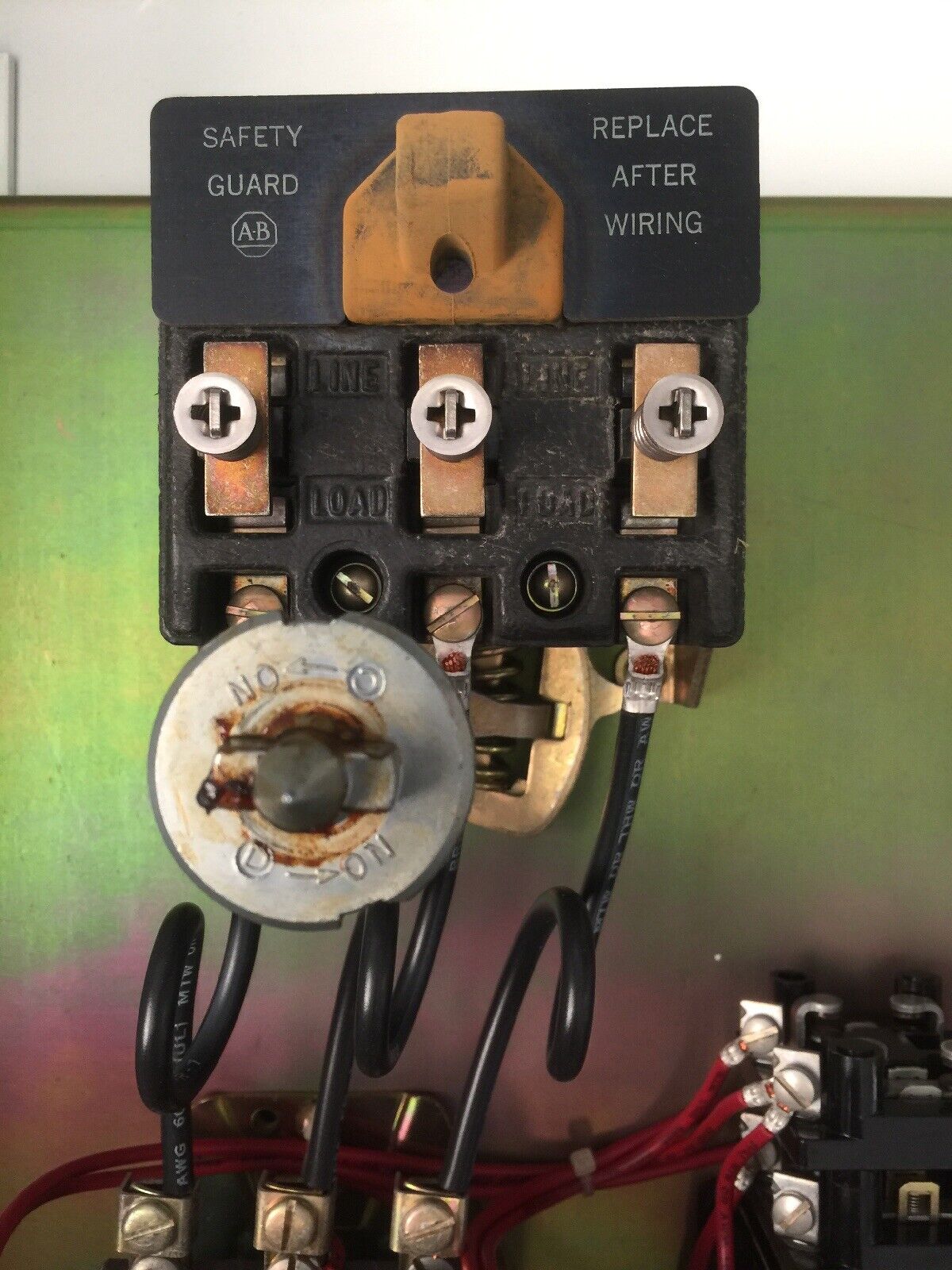 ALLEN BRADLEY 1212-BAB DUPLEX PUMP CONTROL 575V 10HP 3PH COIL 480V 60HZ