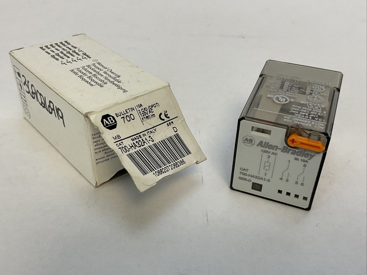 ALLEN BRADLEY 700-HA32A1-3 SER D RELAY 10A 2 C/O (DPDT) 120VAC 50/60HZ