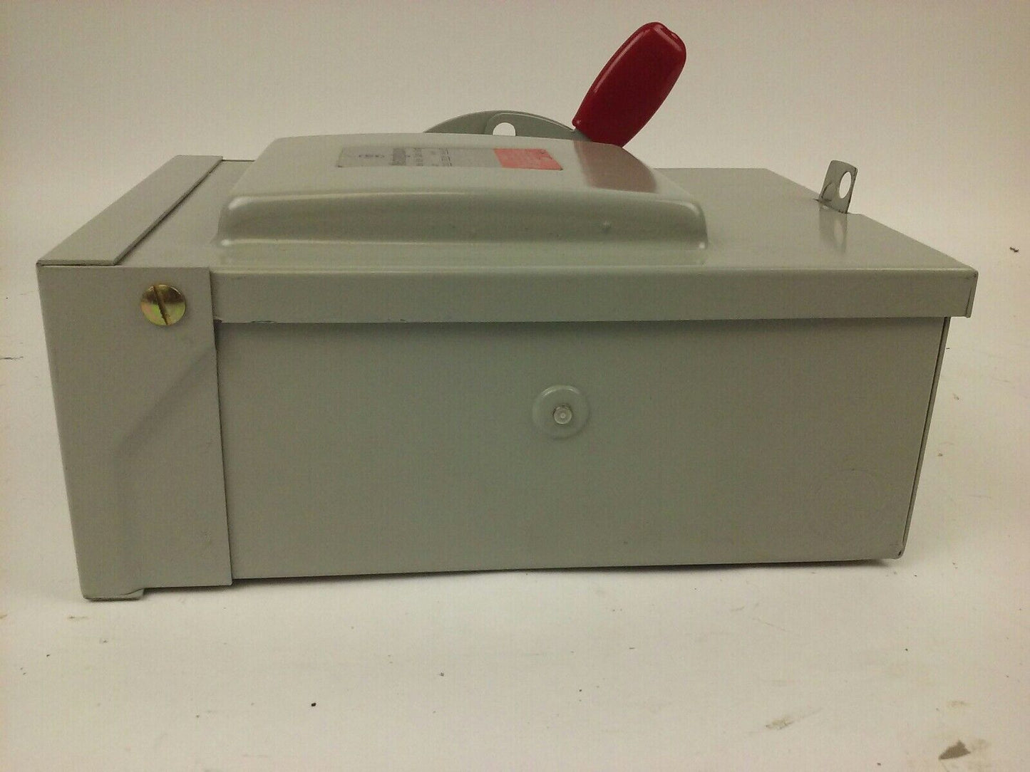WESTINGHOUSE RHFN321 SAFETY SWITCH 30A, 240V, 3P FUSIBLE, TYPE 3R RAINPROOF, NEW