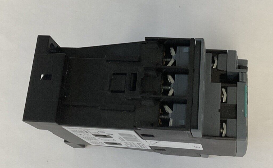 SIEMENS 3RT2026-1FB40 CONTACTOR 24VDC 35A 600VAC