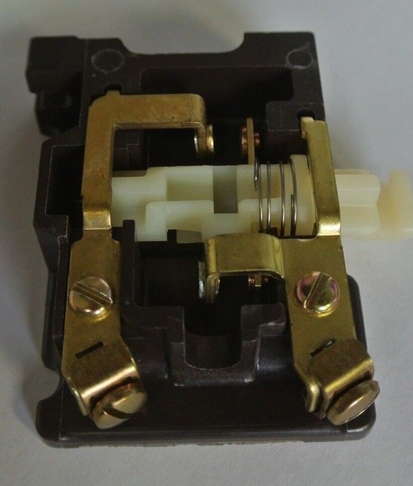 JOSLYN CLARK / SYLVANIA - KPM-1A AUXILIARY CONTACT 10A, 600VAC 1N.O. NEW SURPLUS